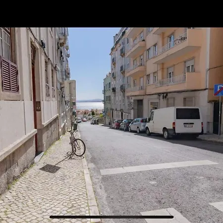 Charmoso Com Vista Rio Апартаменты *